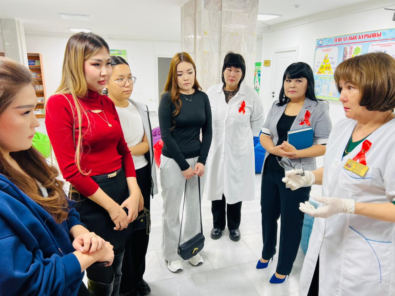 1 желтоқсан-Дүниежүзілік  ЖИТС-ке қарсы күні аясында  жастар мен жасөспірімдер арасында «Ашық есік» күні ұйымдастырылды